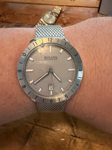 Bulova accutron moonview - bulova,