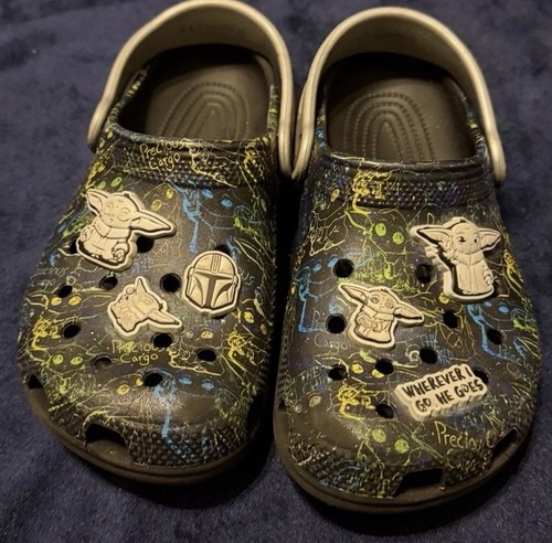 Zoccoli crocs charm baby yoda - crocs,