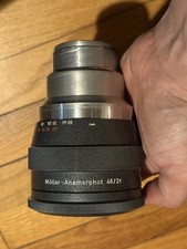 Rara lente anamorfica