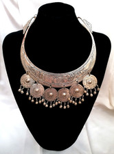 SPETTACOLARE COLLANA PETTORALE ETNICO TRIBALE POPOLO MIAO HMONG, CINA 1900.