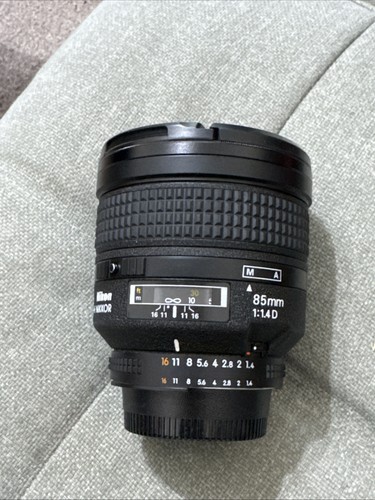 Nikon nikkor 1 4 d - 85, f/1.4