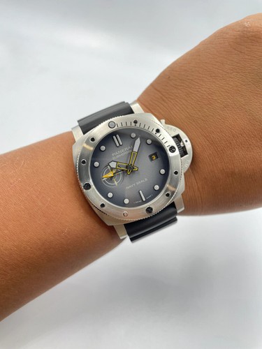 Panerai submersible gmt navy - panerai,