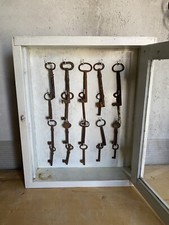 Chiavi Antiche Con Vetrinetta