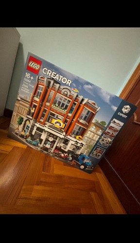 Lego corner garage - garage, 10264