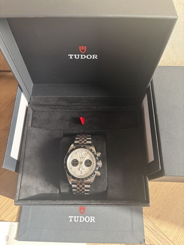 Tudor black bay chrono panda - bay,