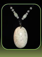 Collana seta e giada con pendente ovale in Corallo Fossile