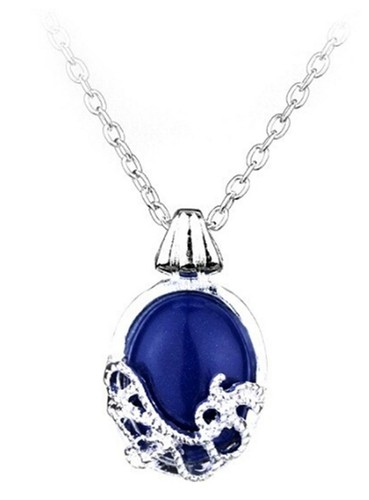 Collana con ciondolo - , in