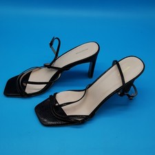 Sandali PrettyLittleThing neri