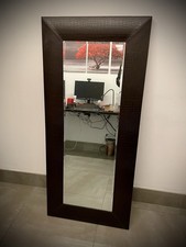 Specchio da parete lungo moderno - Dim: 60x134,5 cm con cornice in ecopelle