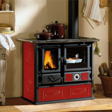 La Nordica termocucina a legna Termorosa Dsa 15,5kW per 444 m³ maiolica bordeaux
