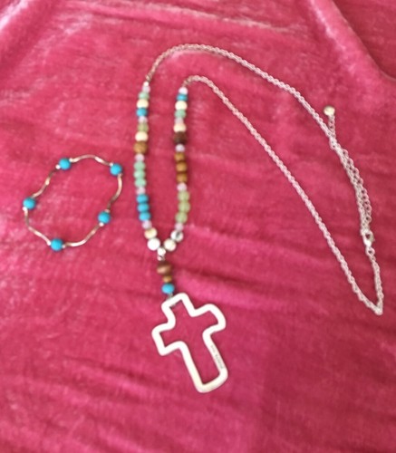 Collana croce martellata tono