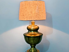 Antica lampada da tavolo