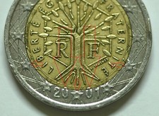 MONETA DA 2 EURO 2001 FRANCIA CONIO ERRATO (NON COMUNE).