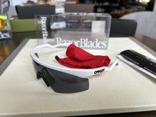 NUOVO Oakley lama rasoio
