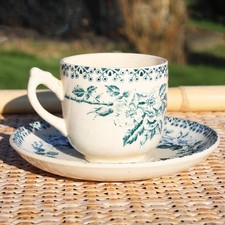 Tasse et soucoupe anciennes