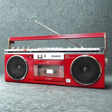 Toshiba RT-S63R Bombeat Radio