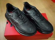 Nuove scarpe da ginnastica