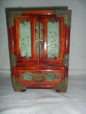 Portagioie Orientale in Legno e Ottone con Intarsi in Giada