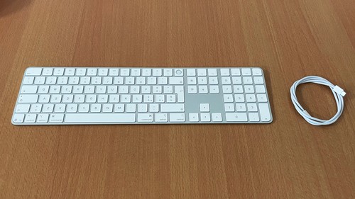Apple magic keyboard - magic,