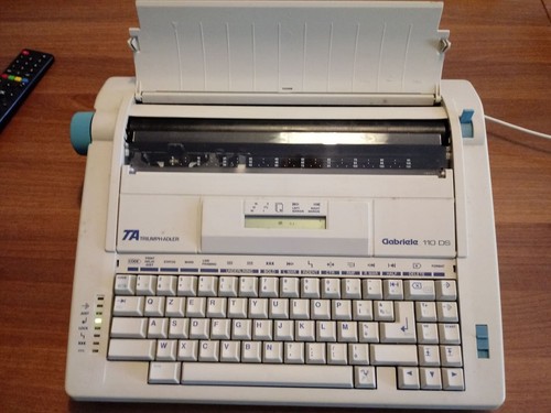 Macchina scrivere elettrica - macchina, da