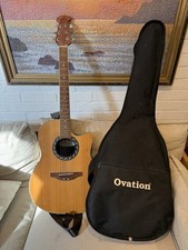 Chitarra acustica elettrica