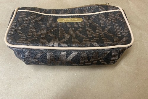 Michael kors signature pouch - kors,