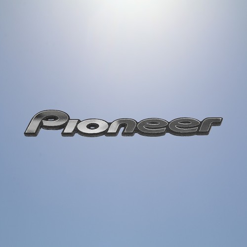 Pioneer 35x5mm cromo badge - pioneer,