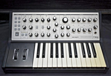 Moog - Sub Phatty -