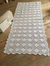 Striscia fatto di pizzo ad uncinetto a mano forme geometriche. Vintage 