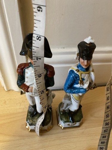 Statuine porcellana militare