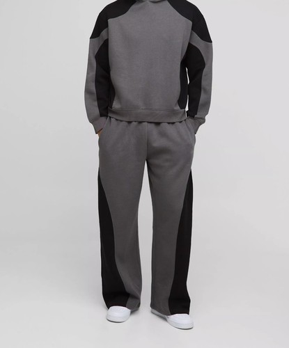 Tuta con cappuccio oversize