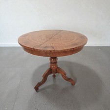 Tavolo rotondo, risalente al