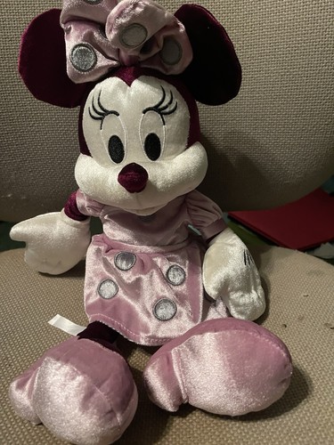 Minnie mouse plush - minnie,