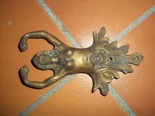 Vecchio oggetto in bronzo