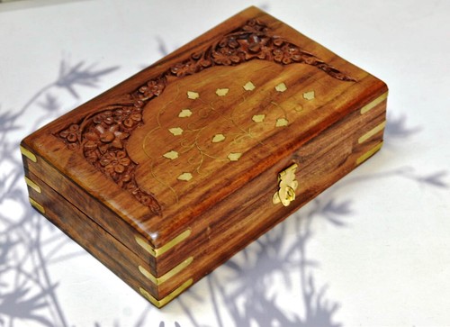 Scatola legno con trucioli - in,