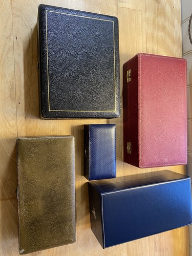Collezione scatole di - di,