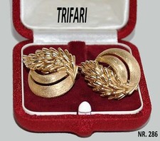Trifari anni 60, coppia di orecchini vgt design foglie