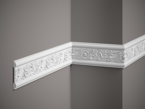 Cornice per boiserie decorata