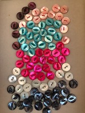 Lotto circa 90 bottoni