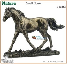 Statuina cavallo trottola