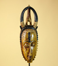 Antica maschera africana in