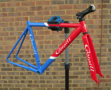 Telaio e forcella per binari