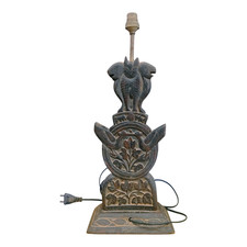 Vecchia lampada da tavolo da