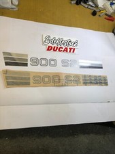 1 autocollant flanc dessous