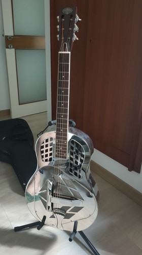 Paramount guitars tricone 1933 - paramount,