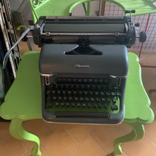 Macchina da scrivere Olympia