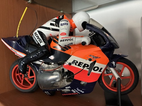 Honda rc211v repsol - honda, valentino