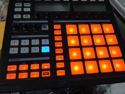 Native instruments machine - native, mk1