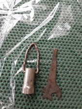 2 CHIAVI VINTAGE PER MOTORINO ANNI 50/60 IN CONDIZIONI COME VEDETE.