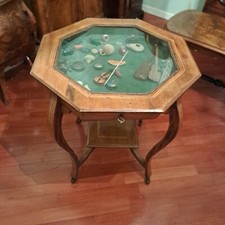 Tavolino ottagonale antico